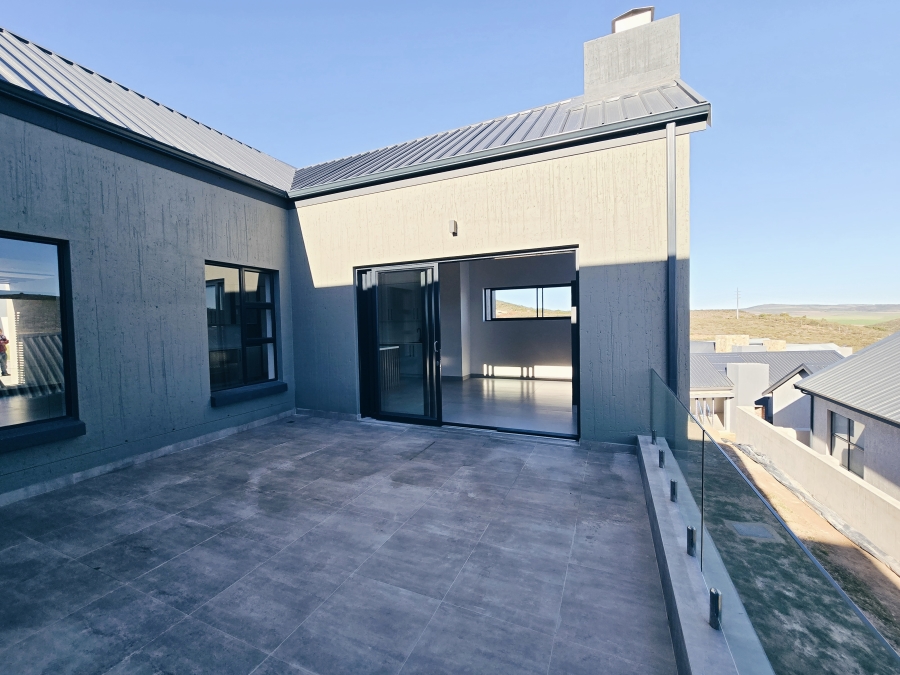 5 Bedroom Property for Sale in Outeniquasbosch Western Cape